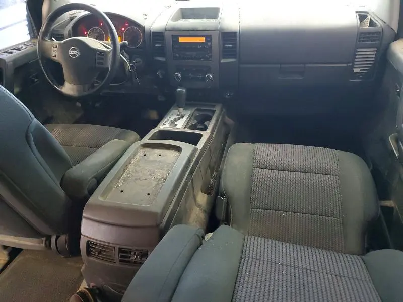 2010 NISSAN TITAN SE  