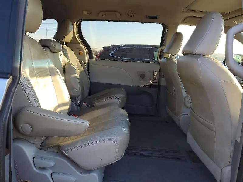 2011 TOYOTA SIENNA XLE 8-PASSENGER  