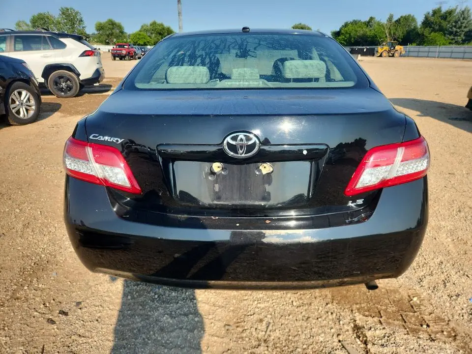2011 TOYOTA CAMRY LE  