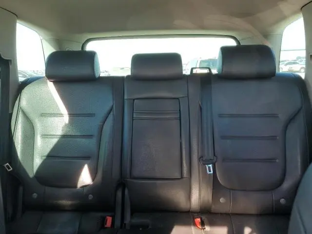 2012 VOLKSWAGEN TOUAREG V6  