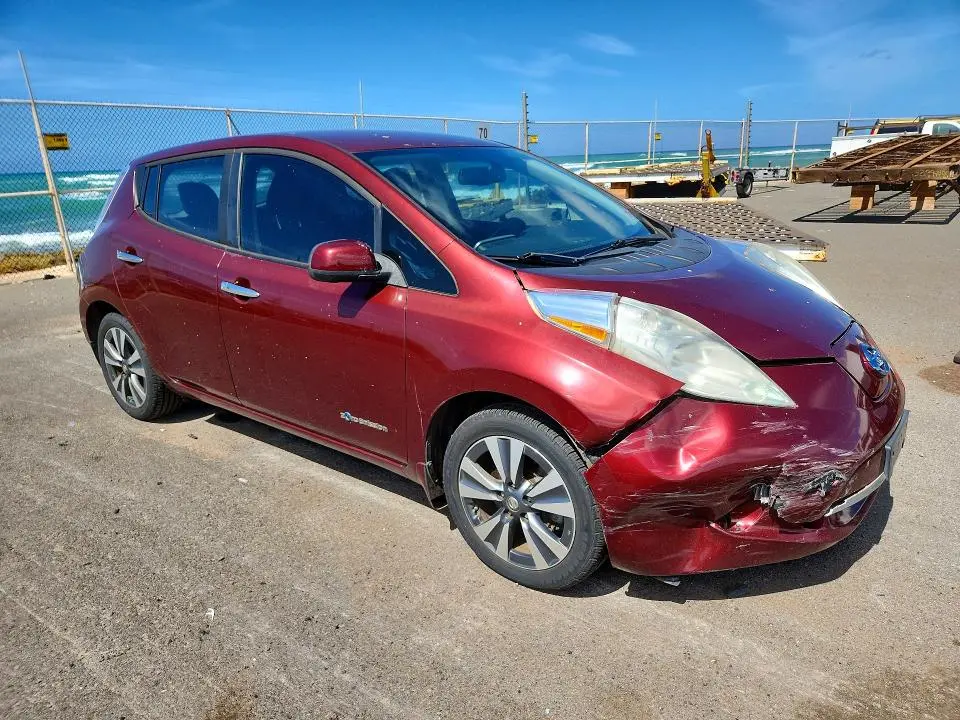 2016 NISSAN LEAF SV  