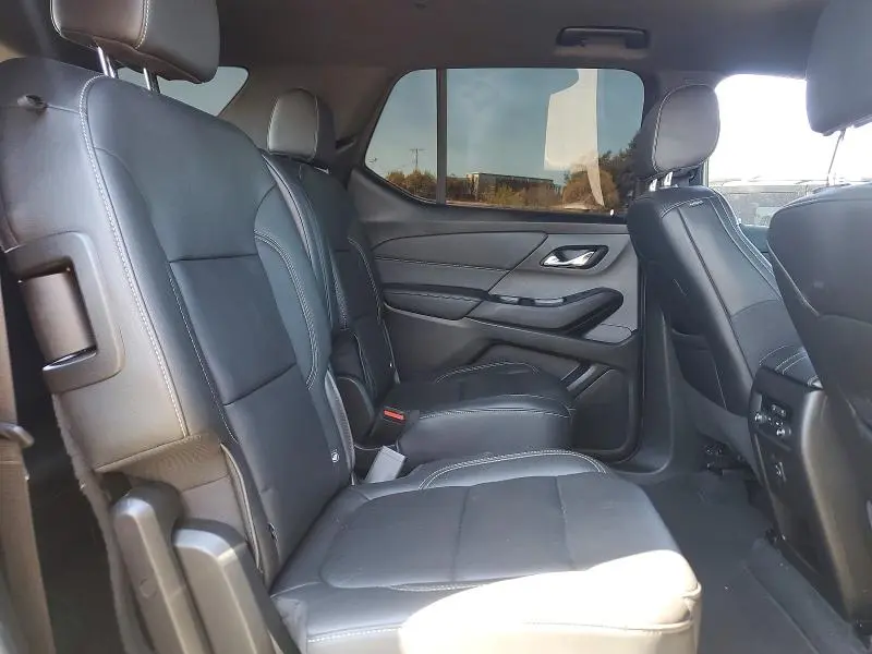2023 CHEVROLET TRAVERSE LT  