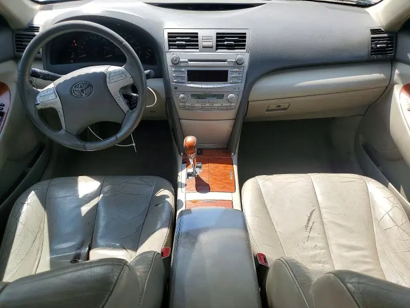 2010 TOYOTA CAMRY XLE  