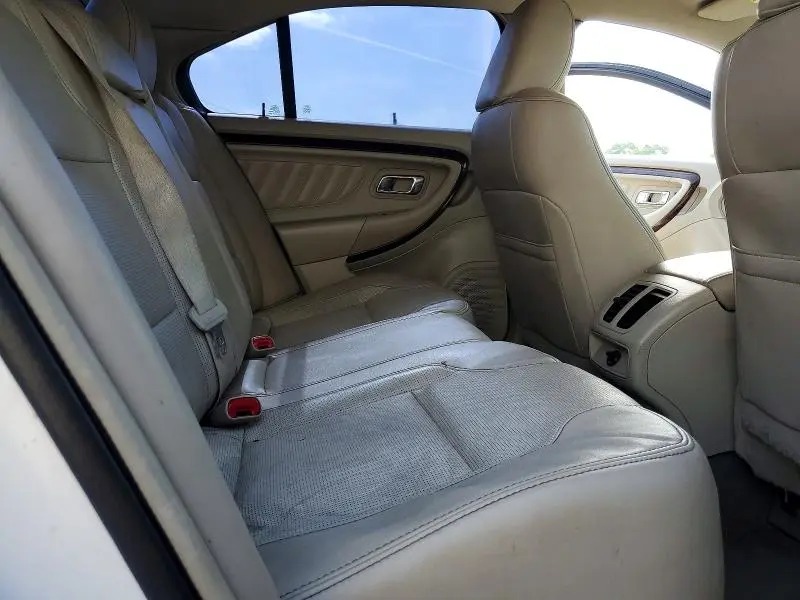 2011 FORD TAURUS LIMITED  