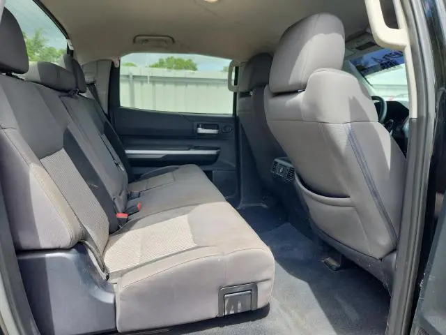 2017 TOYOTA TUNDRA CREWMAX SR5  