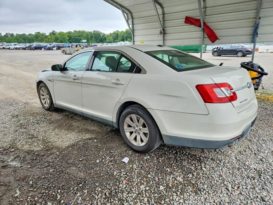 2011 FORD TAURUS SE  
