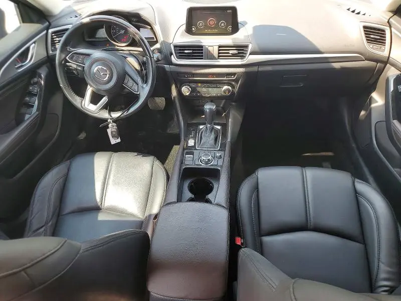 2018 MAZDA 3 TOURING  
