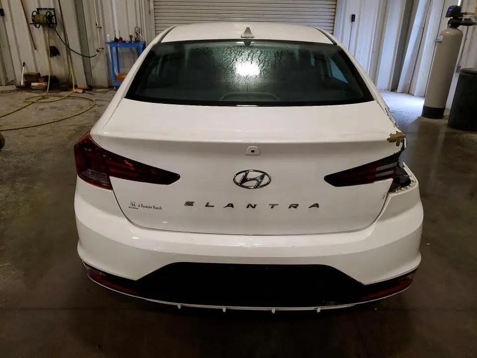 2020 HYUNDAI ELANTRA SEL  
