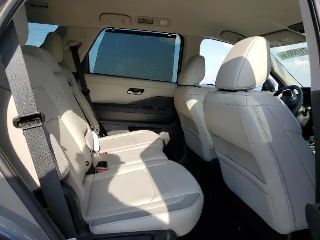 2025 NISSAN PATHFINDER SL  