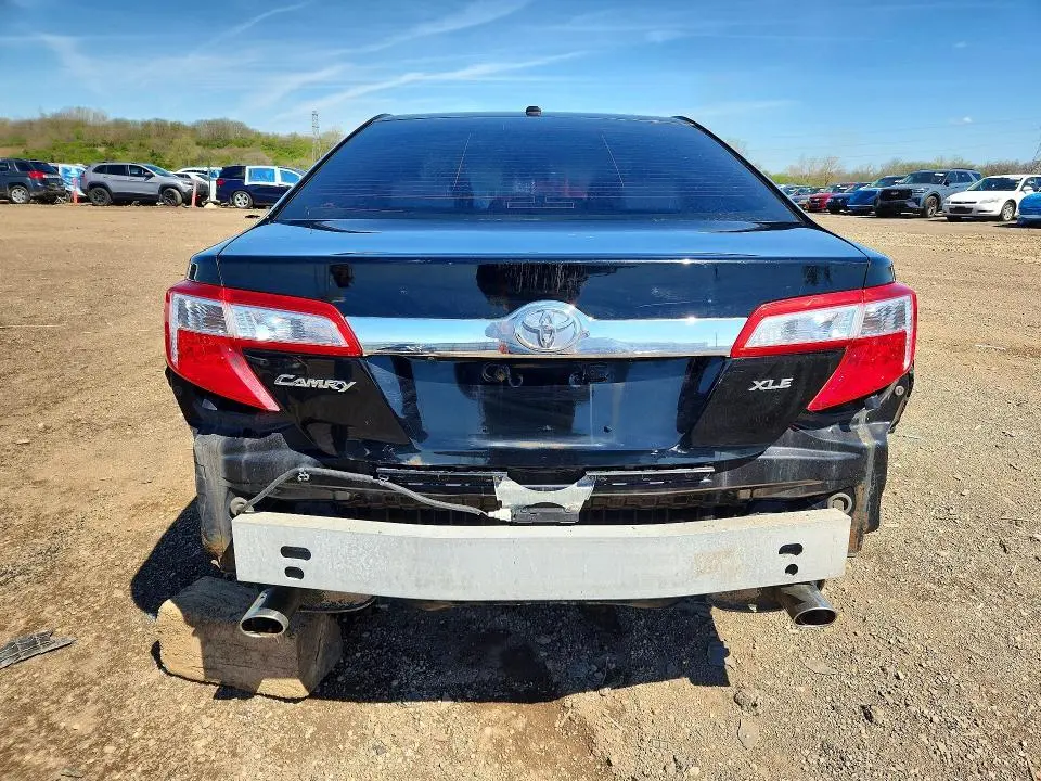 2012 TOYOTA CAMRY XLE V6  