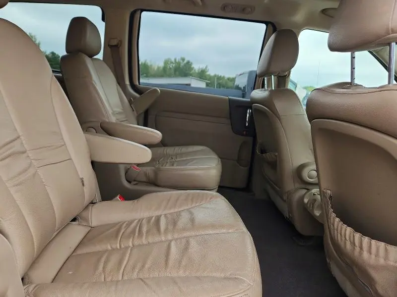 2011 KIA SEDONA EX  