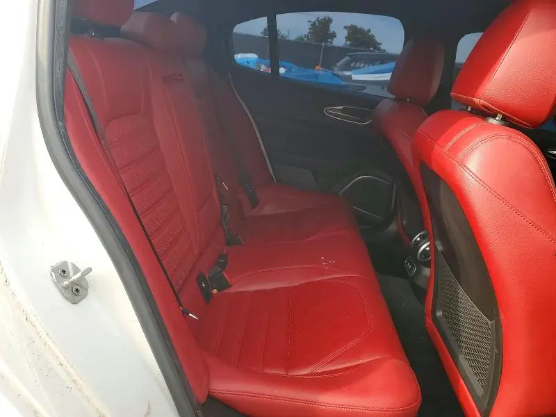 2022 ALFA ROMEO GIULIA   