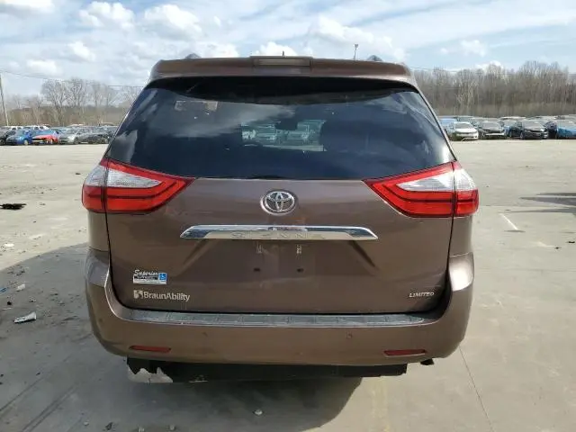 2019 TOYOTA SIENNA XLE  