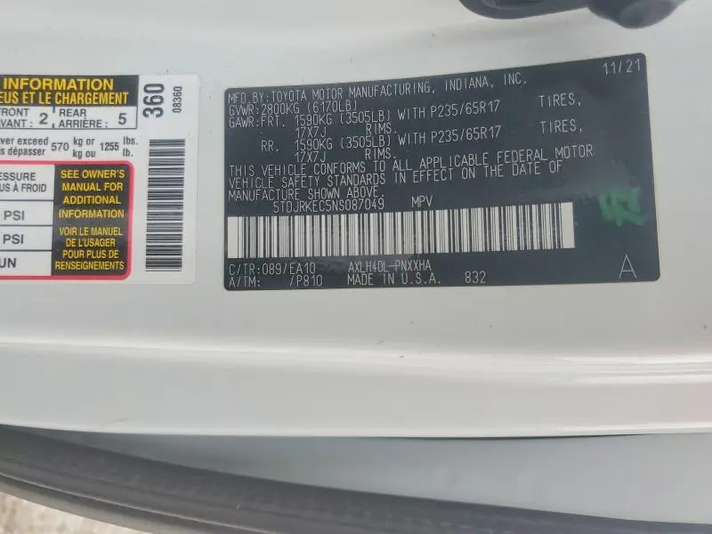 2022 TOYOTA SIENNA XLE  