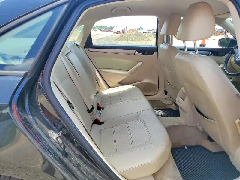 2014 VOLKSWAGEN PASSAT S  