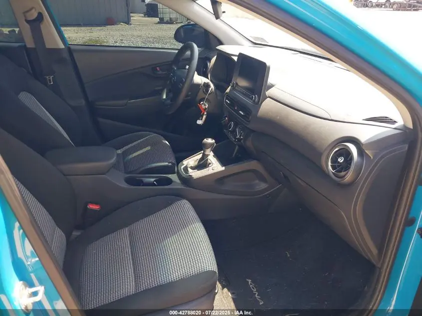 2022 HYUNDAI KONA SE