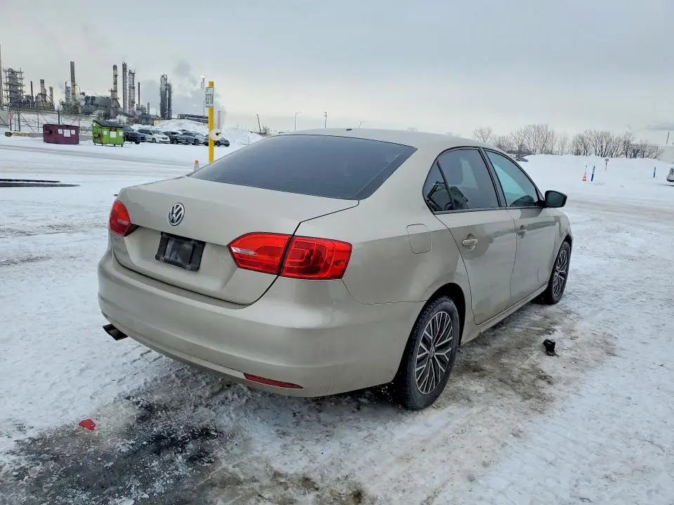 2013 VOLKSWAGEN JETTA BASE  