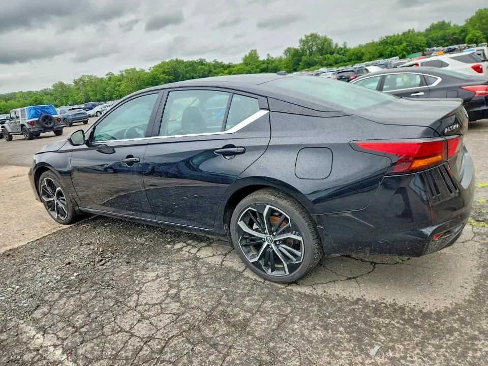 2025 NISSAN ALTIMA SR  