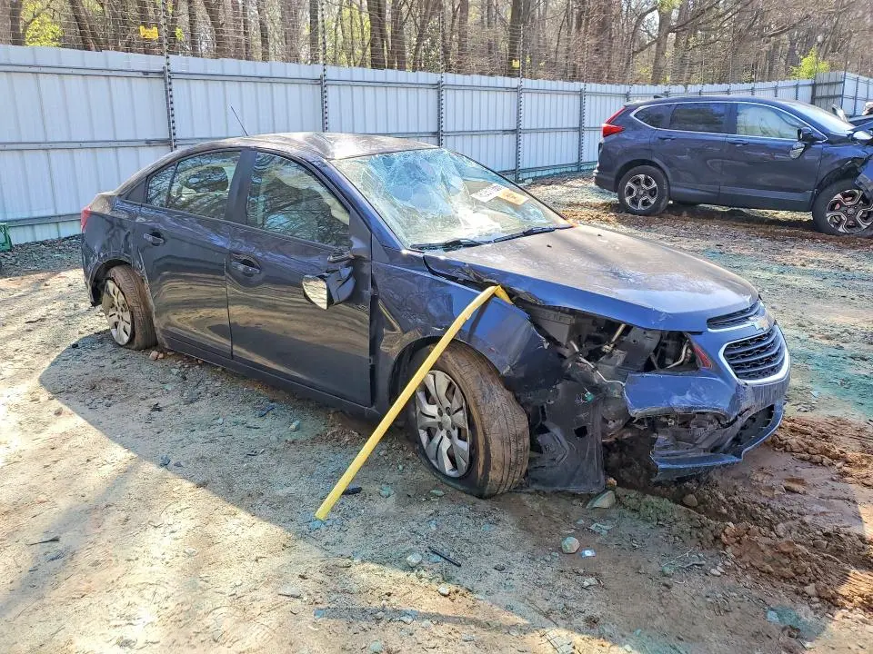 2015 CHEVROLET CRUZE LS  