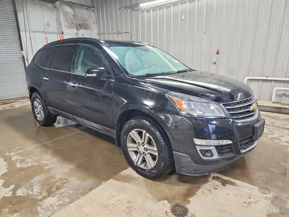 2017 CHEVROLET TRAVERSE LT  