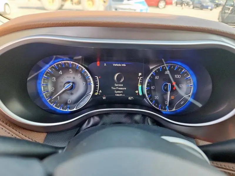 2017 CHRYSLER PACIFICA LIMITED  