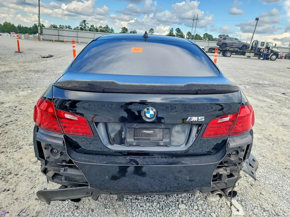2016 BMW M5   