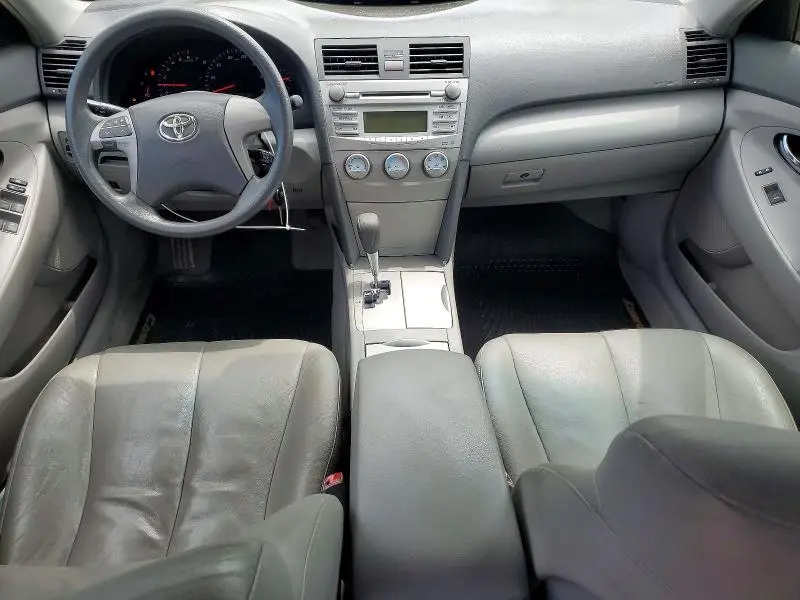 2010 TOYOTA CAMRY LE  