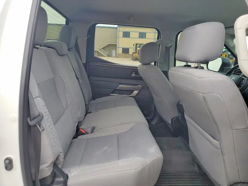 2023 TOYOTA TUNDRA SR5  