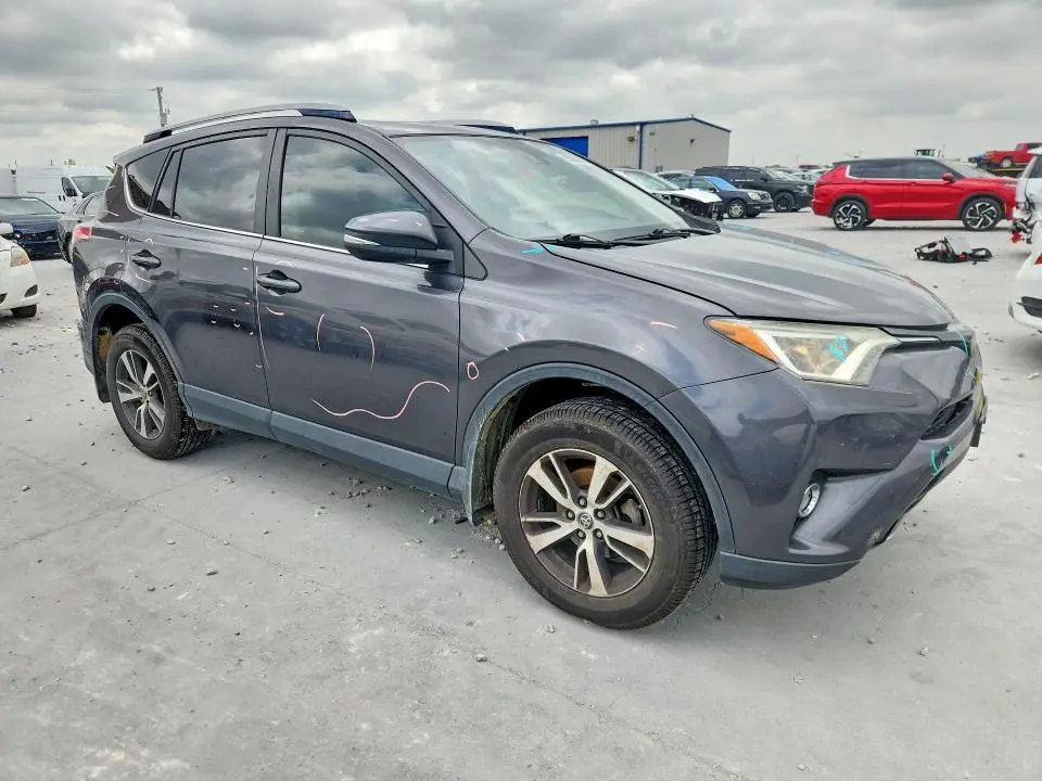2017 TOYOTA RAV4 XLE  