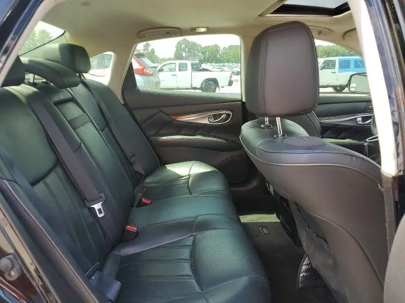 2012 INFINITI M37 X  