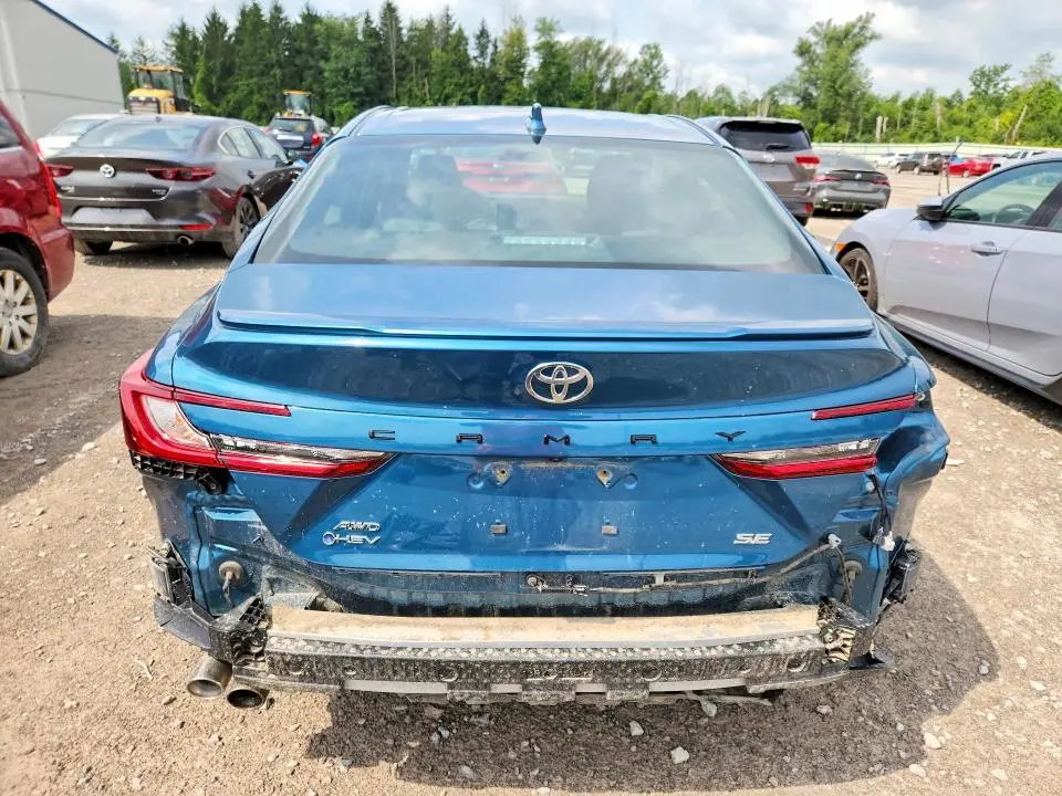 2025 TOYOTA CAMRY SE  