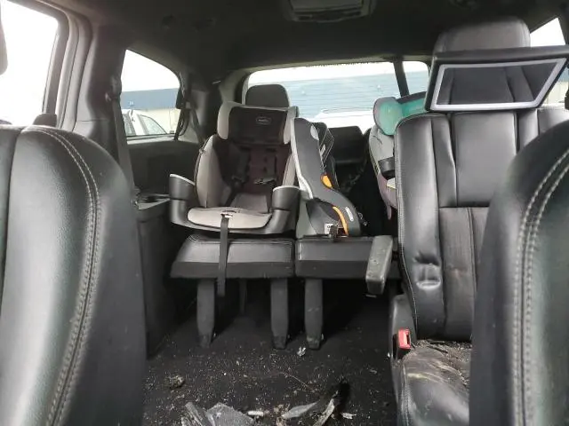 2014 CHRYSLER TOWN & COUNTRY S  