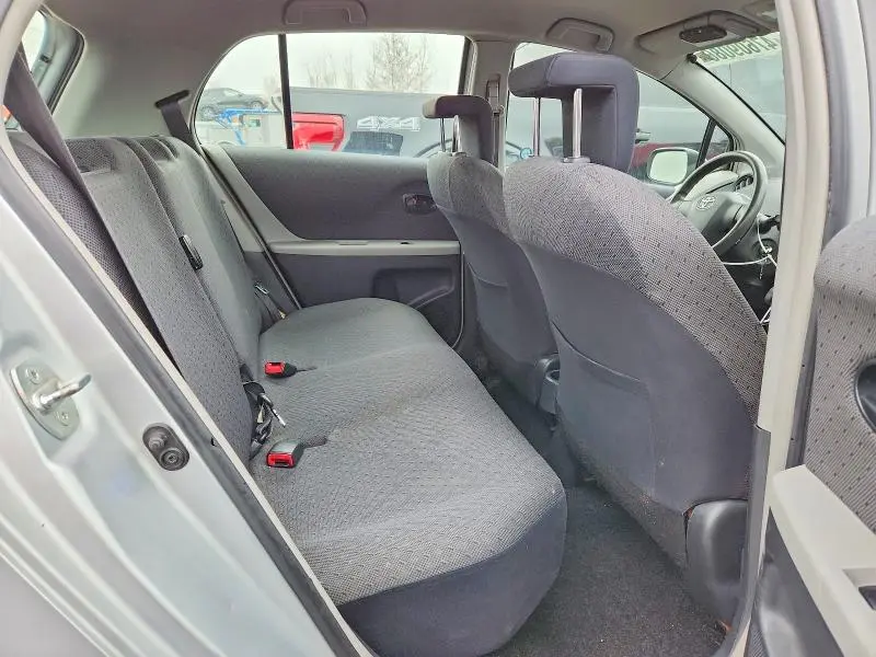 2010 TOYOTA YARIS BASE  