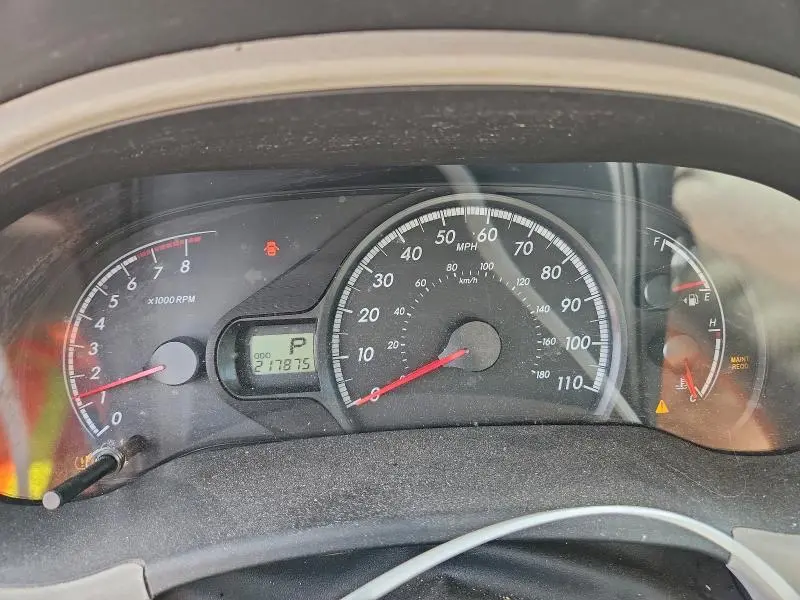 2011 TOYOTA SIENNA LE  