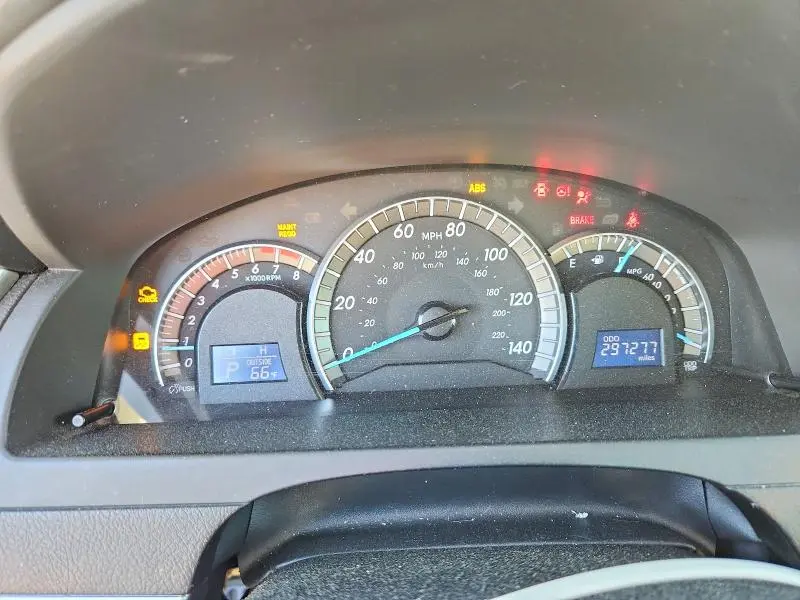 2012 TOYOTA CAMRY SE  
