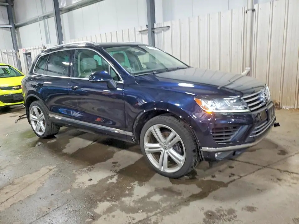 2017 VOLKSWAGEN TOUAREG EXECUTIVE  