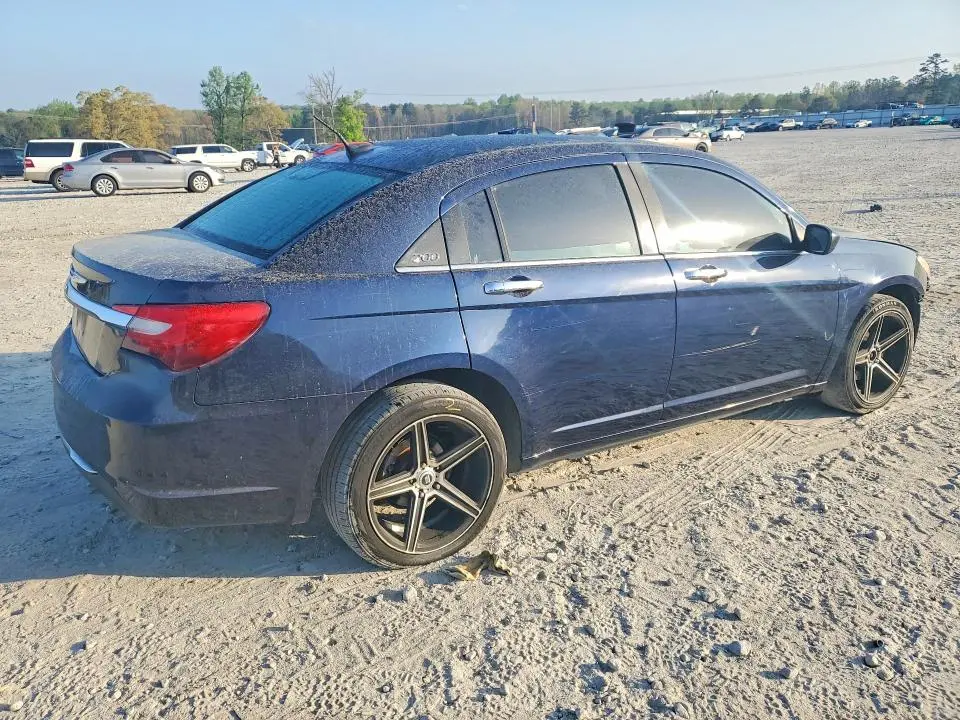 2013 CHRYSLER 200   
