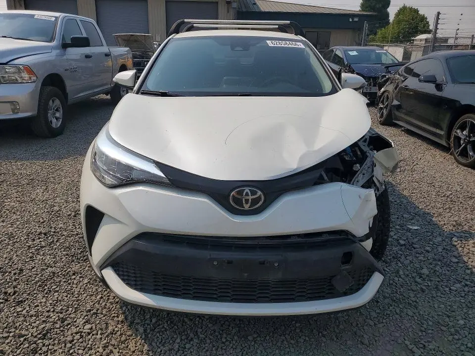 2021 TOYOTA C-HR LE  