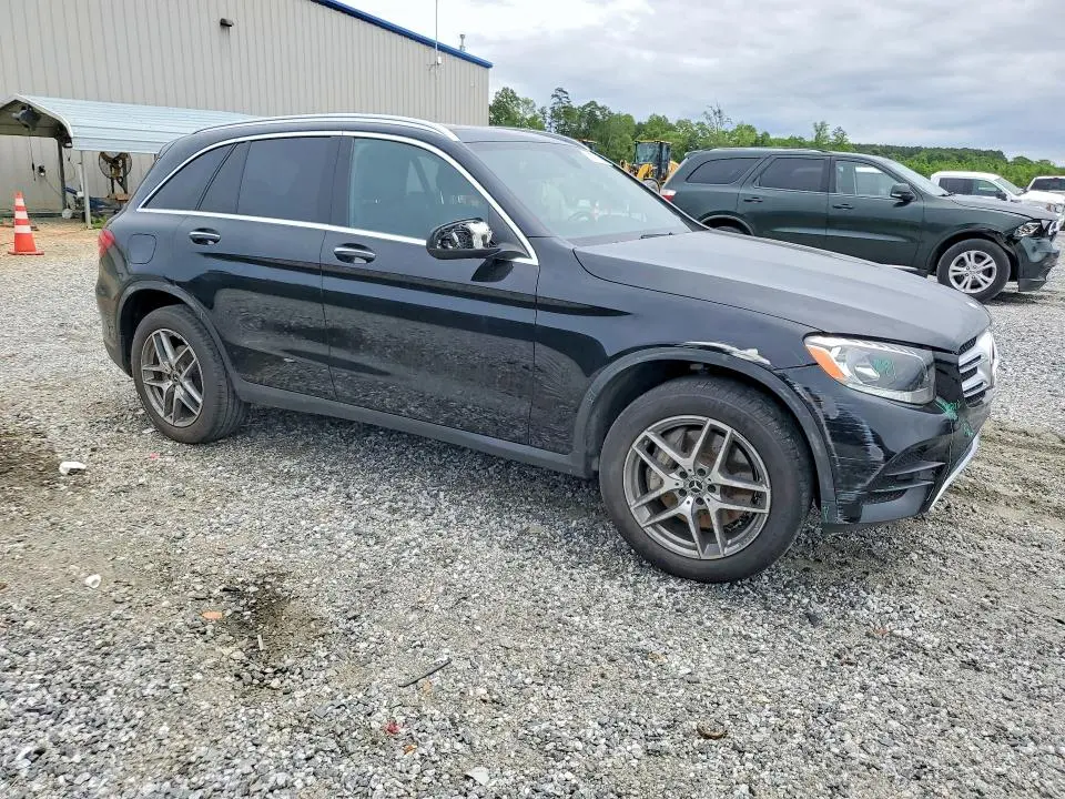 2017 MERCEDES-BENZ GLC 300  