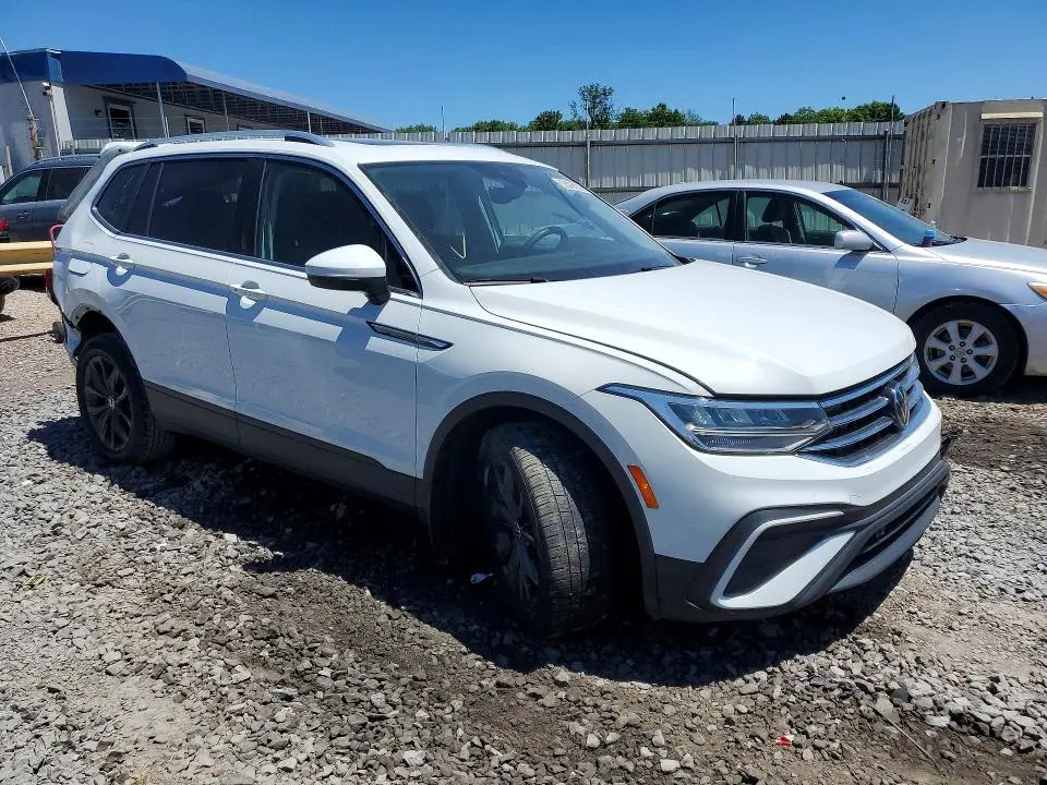 2022 VOLKSWAGEN TIGUAN SE  