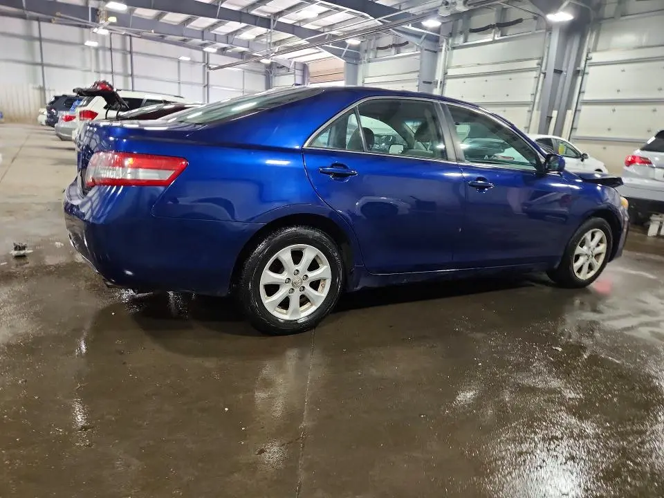 2011 TOYOTA CAMRY LE  