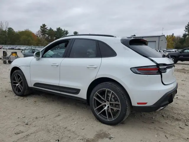 2025 PORSCHE MACAN BASE  