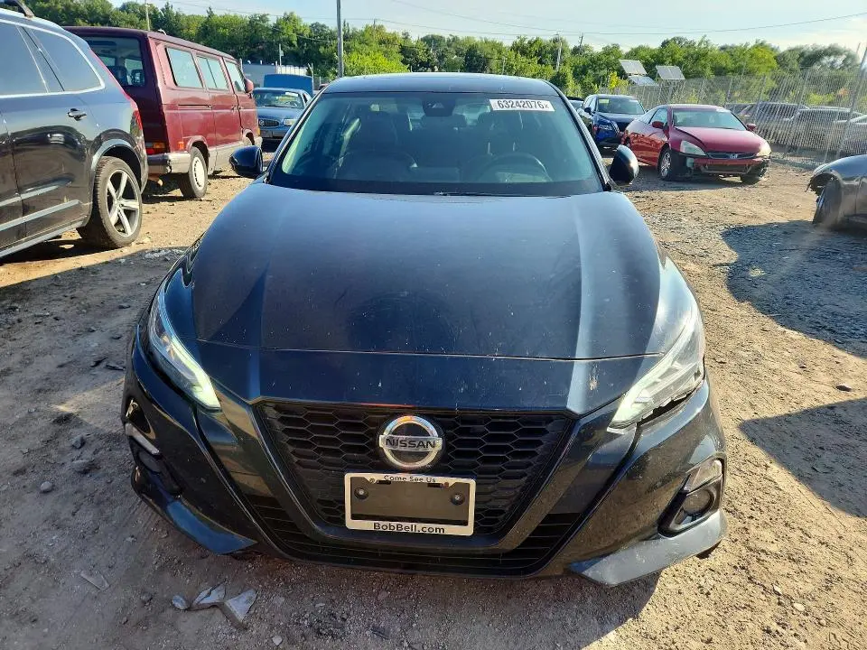 2022 NISSAN ALTIMA SR  