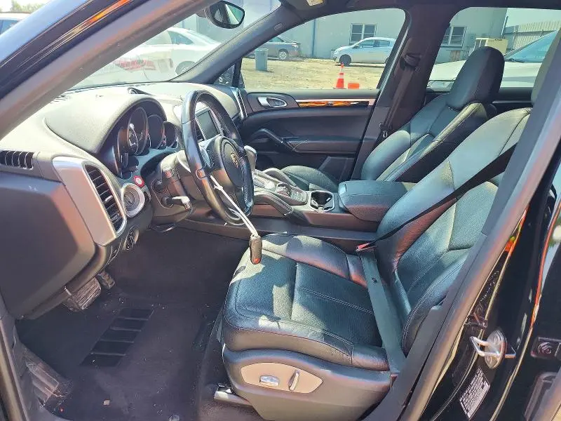2014 PORSCHE CAYENNE   