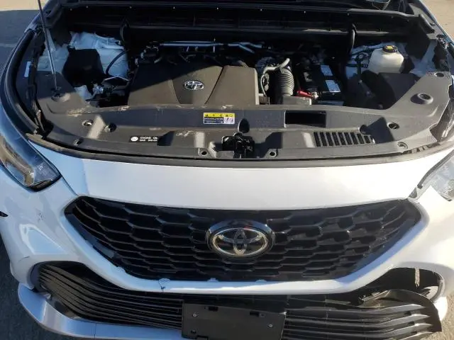 2022 TOYOTA HIGHLANDER XSE  