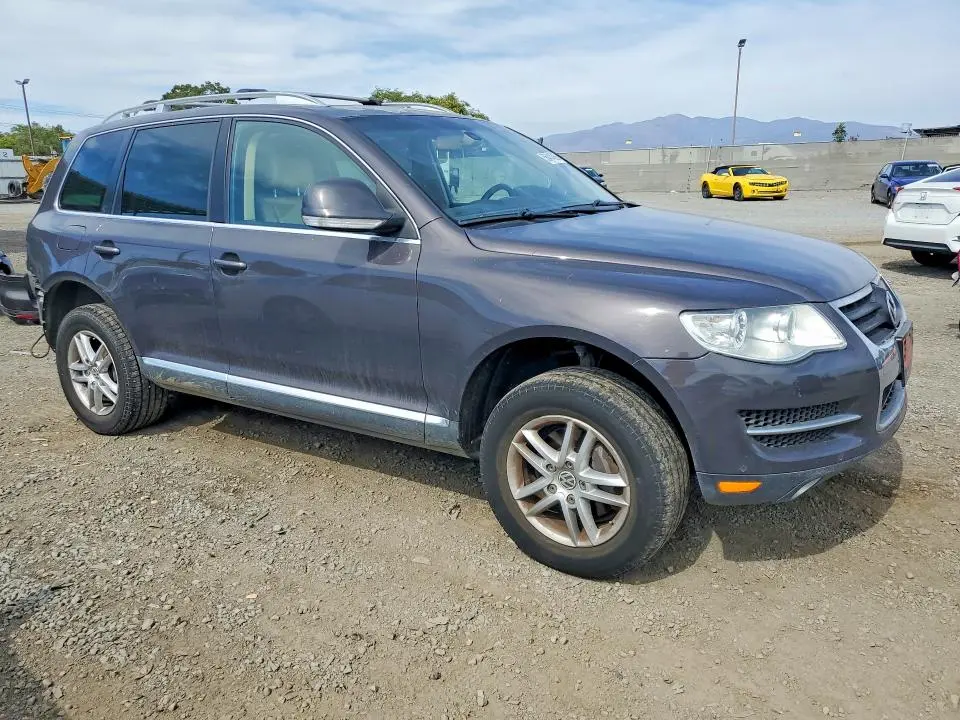 2010 VOLKSWAGEN TOUAREG V6  