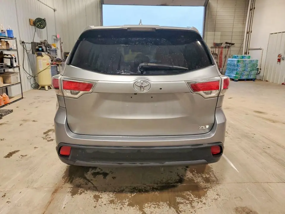 2016 TOYOTA HIGHLANDER XLE  