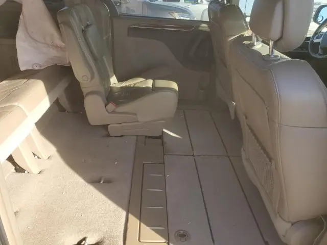 2011 CHRYSLER TOWN & COUNTRY LIMITED  