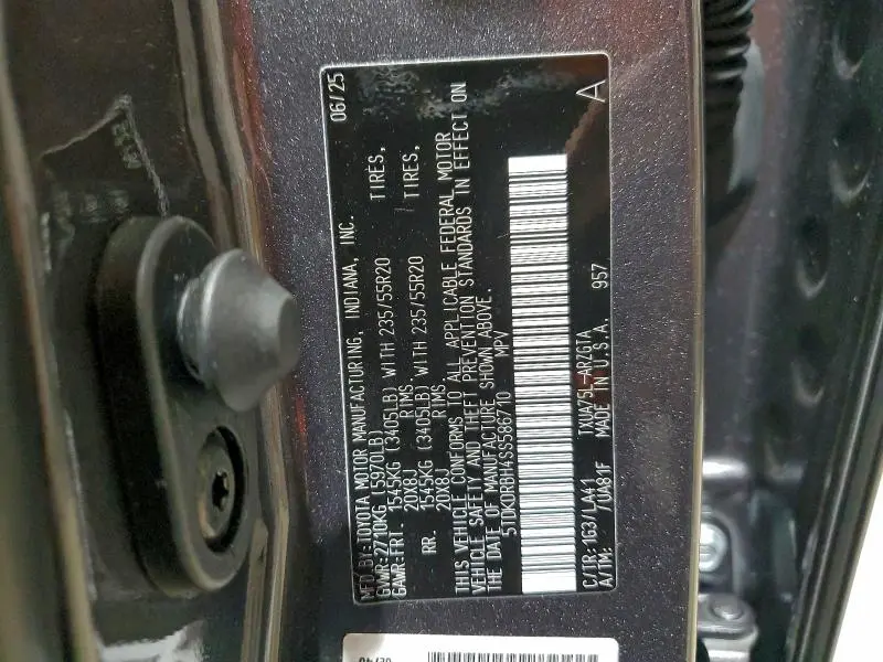 2025 TOYOTA HIGHLANDER LE  