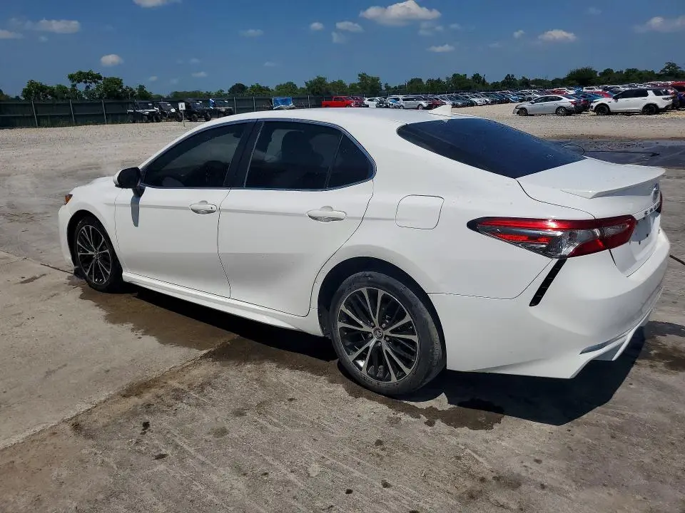 2019 TOYOTA CAMRY SE  